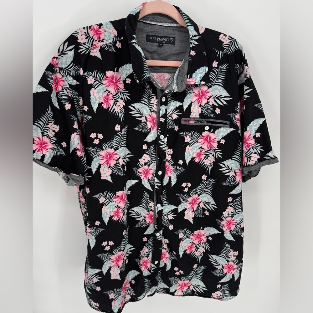 Free Planet Men's Tropical Floral Print Short Sleeve Button Up Black Shirt